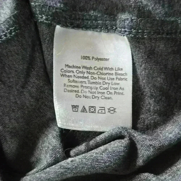 V-neck Tee - Picture 6 of 7